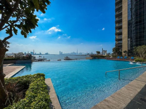 Creekside Vibes Chic Stay with City Views